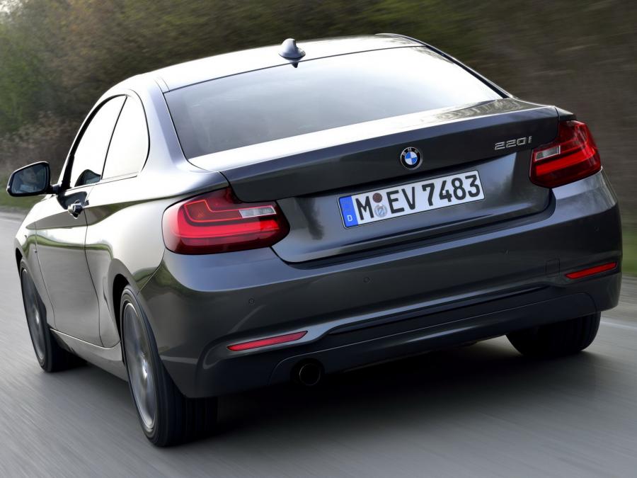 BMW 220i Coupe Sport Line 2014 года  (фото 5 из 11)